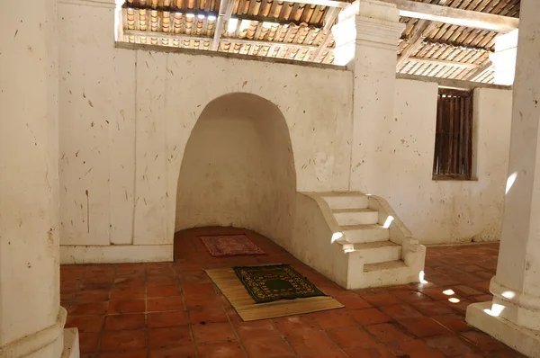 Interior de la antigua mezquita de Pengkalan Kakap en Merbok, Kedah — Foto de Stock