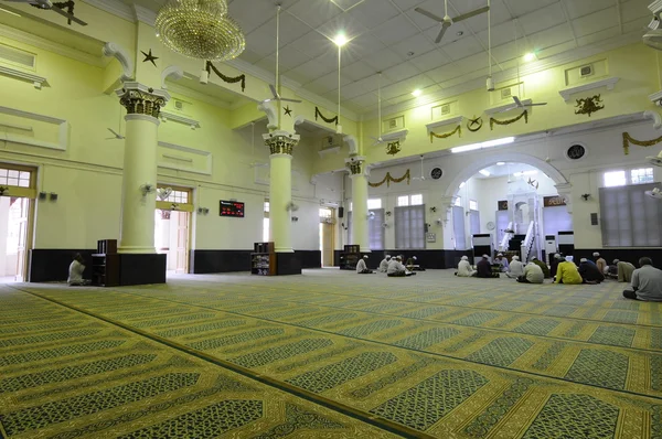 Interiér The Muhammadi mešita aka The mešity státu Kelantan v provincii Kelantan, Malajsie — Stock fotografie