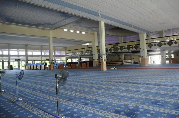 Masjid Universiti Putra Malásia em Serdang, Selangor, Malásia — Fotografia de Stock