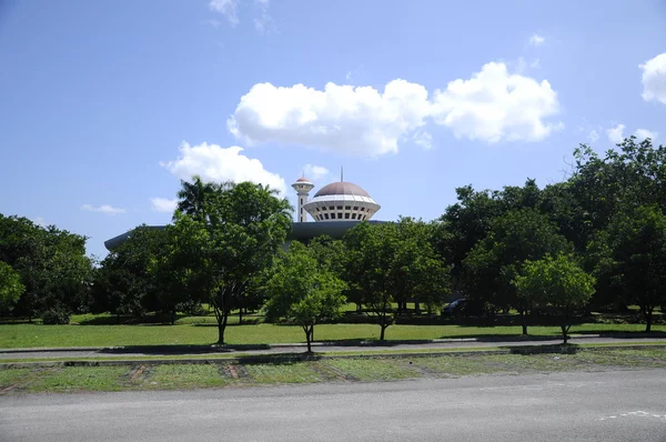 Masjid Universiti Putra Malajzia a Serdang, Selangor, Malajzia — Stock Fotó