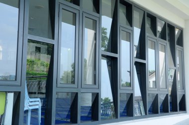 Malezya, Selangor 'daki Puncak Alam Camii' nde pencere tasarımı