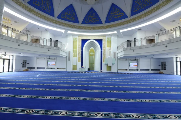 Interior de la mezquita Puncak Alam en Selangor, Malasia — Foto de Stock