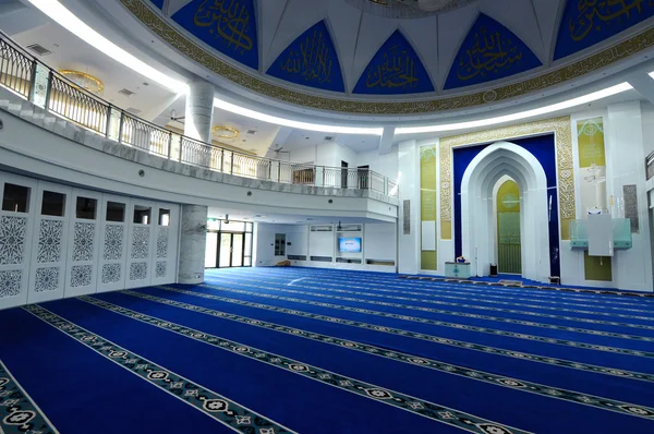 Interior de la mezquita Puncak Alam en Selangor, Malasia — Foto de Stock