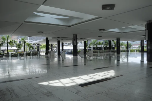 Interior de la mezquita Puncak Alam en Selangor, Malasia —  Fotos de Stock