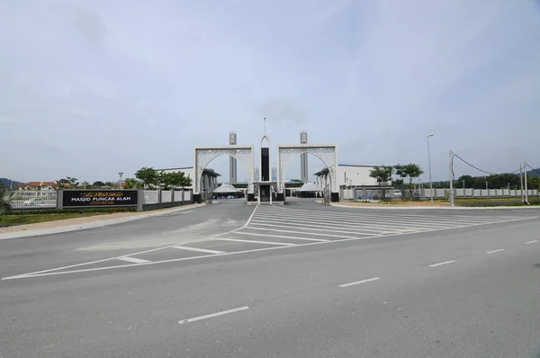 Entrance of Puncak Alam Mosque at Selangor, Malaysia — Stock Photo, Image