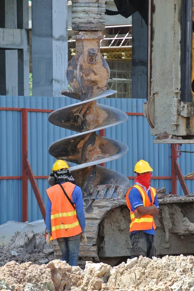 Yığın teçhizat burgu inşaat alanındaki delik