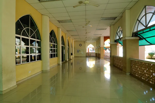 Interior de la nueva mezquita de Masjid Jamek Jamiul Ehsan a.k.a Masjid Setapak — Foto de Stock