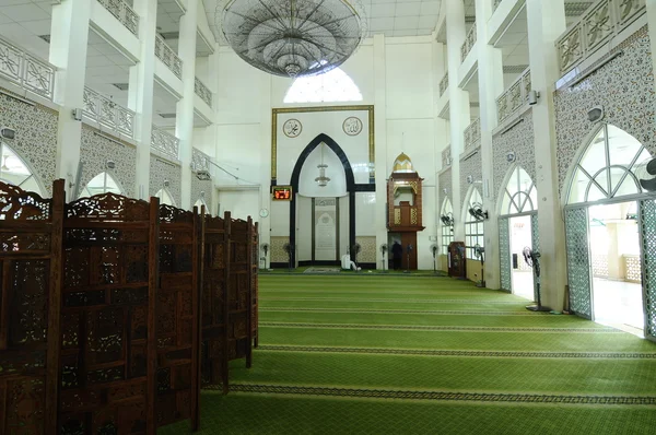 Interior da nova mesquita de Masjid Jamek Jamiul Ehsan t.c.p. Masjid Setapak — Fotografia de Stock