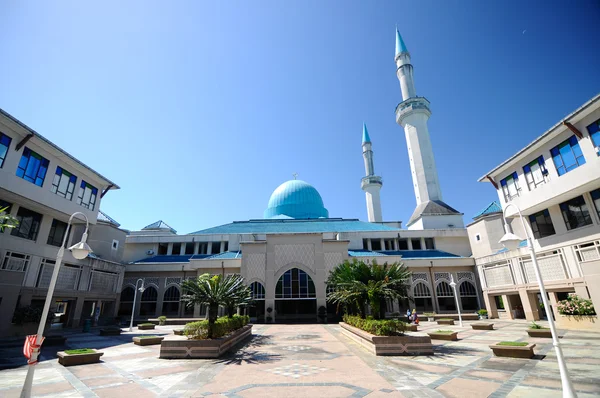 Mezquita Sultan Haji Ahmad Shah, también conocida como mezquita UIA en Gombak, Malasia —  Fotos de Stock