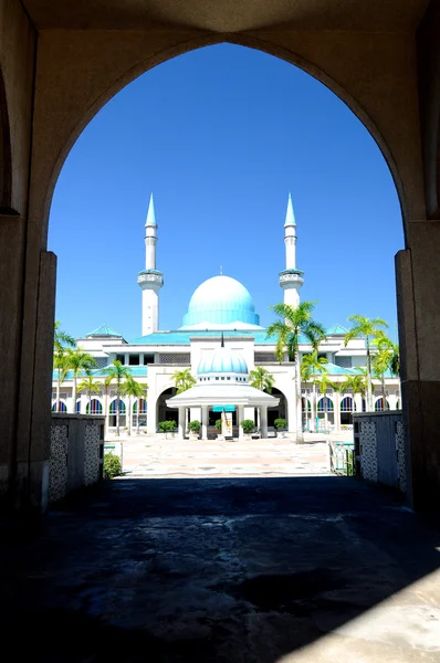 Mezquita Sultan Haji Ahmad Shah, también conocida como mezquita UIA en Gombak, Malasia —  Fotos de Stock