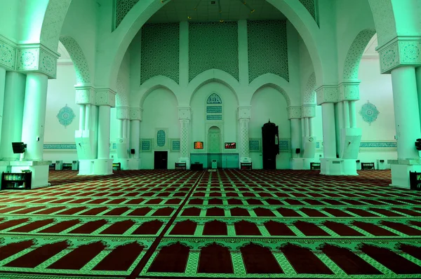 Interior da Mesquita Sultan Haji Ahmad Shah t.c.p. UIA Mesquita em Gombak, Malásia — Fotografia de Stock