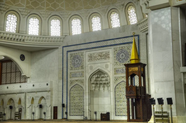 Interieur van federale grondgebied moskee a.k.a Masjid Wilayah Persekutuan — Stockfoto