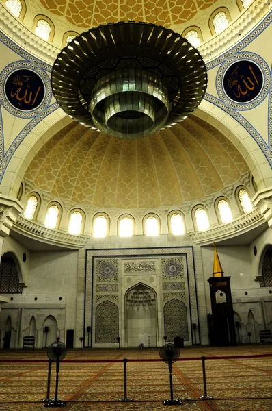 Interiér aka federální území mešita Masjid vilájet Persekutuan — Stock fotografie