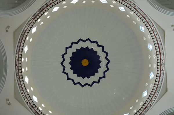 Cupola interna della Moschea della Città Reale a Klang, Malesia — Foto Stock