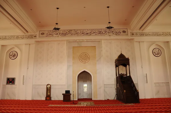 Interior da Mesquita Tengku Ampuan Jemaah em Selangor, Malásia — Fotografia de Stock