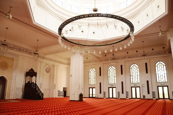 Interior de la mezquita Tengku Ampuan Jemaah en Selangor, Malasia — Foto de Stock