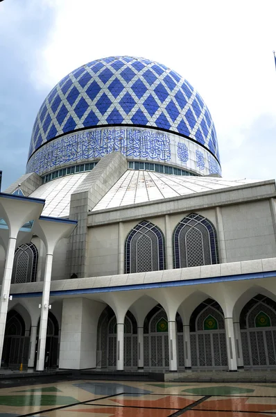Aka Meczet sułtana Salahuddin Abdul Aziz Shah Shah Alam Mosque — Zdjęcie stockowe