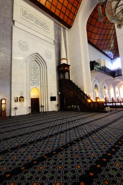 Interior do Sultão Salahuddin Abdul Aziz Shah Mesquita t.k.a Shah Alam Mesquita — Fotografia de Stock