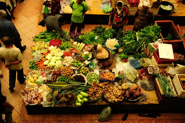 野菜や生鮮市場。コタ ケランタン州コタバル アジアで Siti Khadijah 市場 — ストック写真
