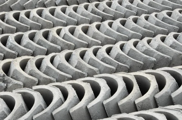 V-şekilli hendek drenaj inşaat sahasında