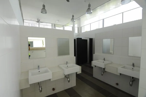 Tuvalet iç Ara Damansara Camii Selangor, Malezya — Stok fotoğraf