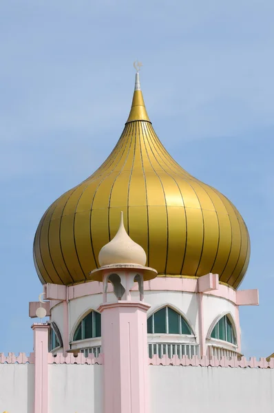 Mesquita da cidade de Kuching t.c.a Masjid Bandaraya Kuching em Sarawak, Malásia — Fotografia de Stock