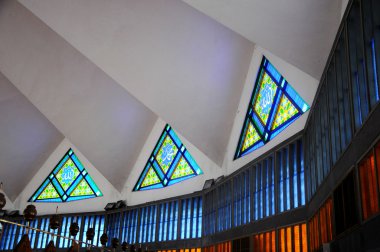 Malezya ulusal Camii aka Mescidi Negara bir iç ana kubbe