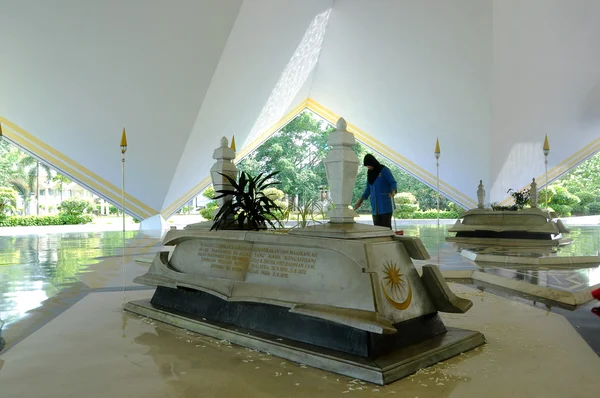 Makam Pahlawan en la Mezquita Nacional de Malasia, también conocida como Masjid Negara — Foto de Stock