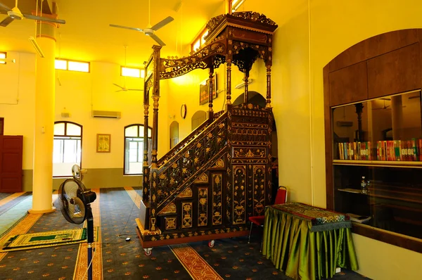 Mimbar of Kampung Paloh Mosque in Ipoh, Malaysia — Stock Photo, Image