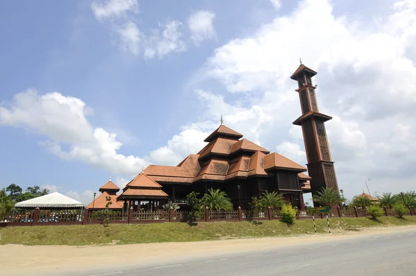 Ulul Albanië moskee (Masjid Kayu Seberang Jertih) in Terengganu — Stockfoto
