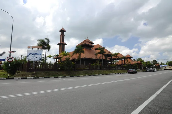 Ulul Albanië moskee (Masjid Kayu Seberang Jertih) in Terengganu — Stockfoto