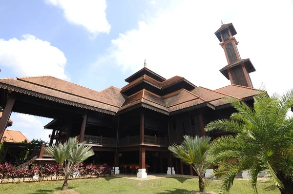 Ulul Albab Mosque (Masjid Kayu Seberang Jertih) in Terengganu — Stock Photo, Image