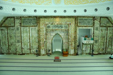 Bir Nur Camii aka Petronas Teknoloji Üniversitesi Camii iç