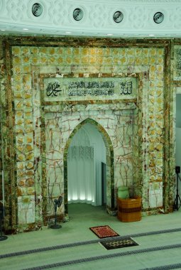 Bir Nur Camii aka Petronas Teknoloji Üniversitesi Camii iç