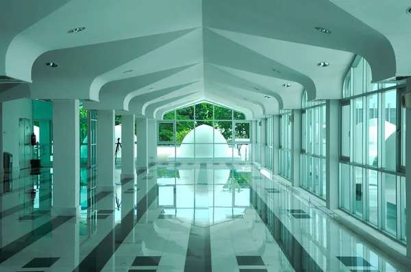 Nur egy mecset aka Petronas technológia Egyetem mecset belseje — Stock Fotó