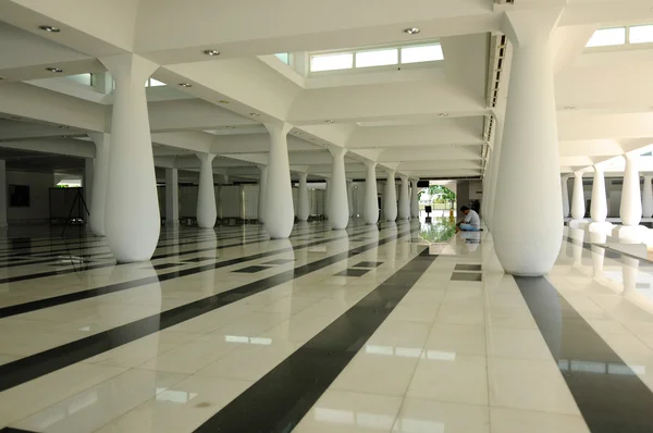 Interior of An-Nur Mosque a.k.a Petronas Technology University Mosque — Stock Photo, Image