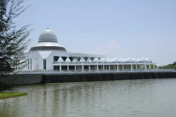Meczet na Nur aka Petronas technologia uniwersytet Meczet — Zdjęcie stockowe