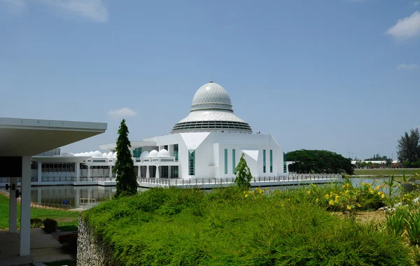 An-Nur Mosque a.k.a Petronas Technology University Mosque — Stock Photo, Image