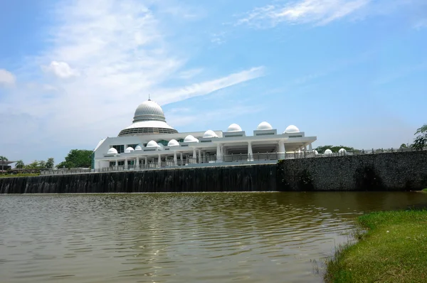 Mezquita An-Nur, también conocida como Mezquita Universitaria de Tecnología Petronas —  Fotos de Stock