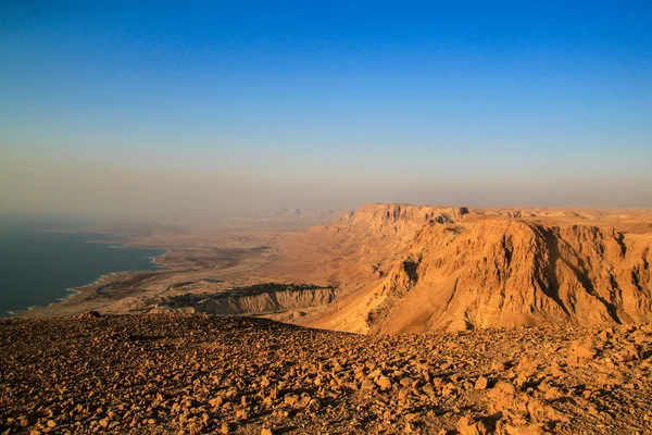 Ein Gedi Kibbuts i rezerwy w pobliżu Morza Martwego, Izrael w sunrise. — Zdjęcie stockowe
