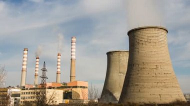 Sigara bacaları güç istasyonu - zaman atlamalı