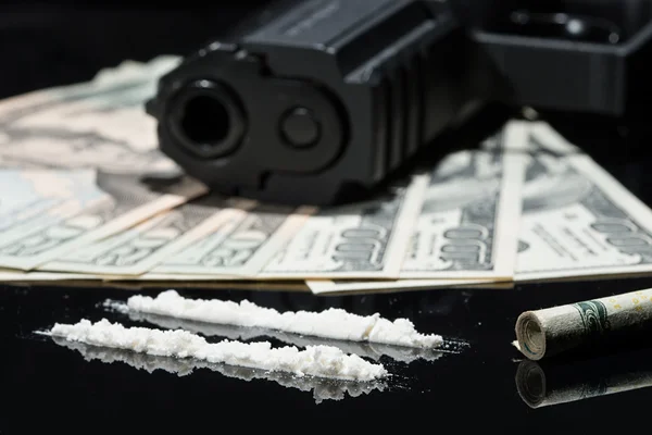 Uyuşturucu, para ve silah Telifsiz Stok Fotoğraflar
