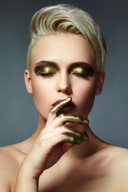 Makyaj antika altın.