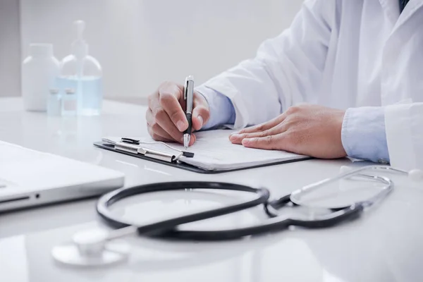 Doctor Doing Paperwork Using Laptop Clinic Description Server Computer Hospital — Stock Photo, Image