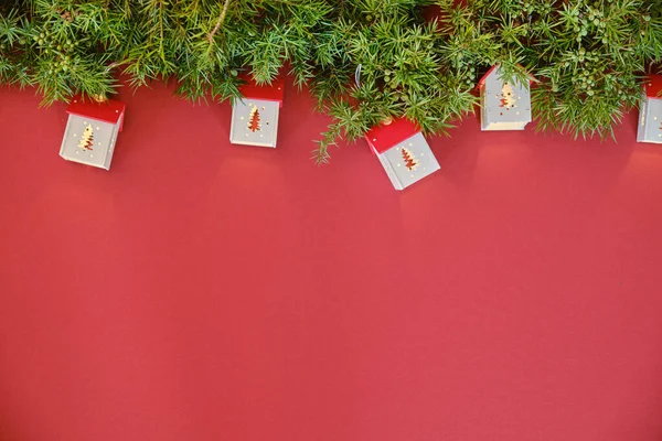 Christmas decorations and spruce branch on a color background. Ready for text — Stock Photo, Image