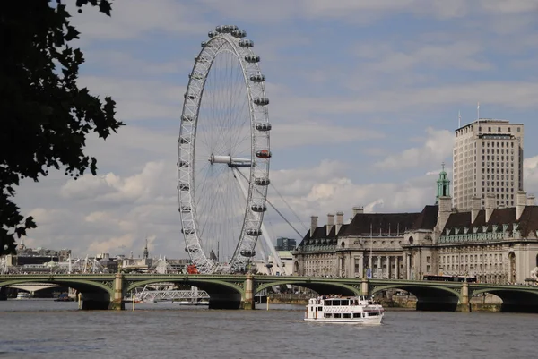 Thames ve Londra gözü manzarası