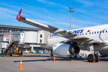 Boryspil, Ukrayna - 10 Eylül 2019: Boryspil Uluslararası Havaalanı, SkyUp Airlines 'ın Airbus A321 uçağı