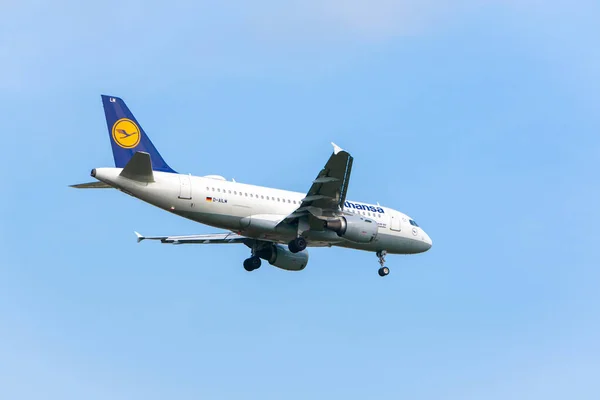 Boryspil Ucrania Julio 2019 Airplane Airbus A319 Lufthansa Landing Boryspil — Foto de Stock