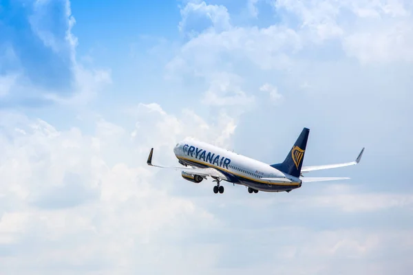 Boryspil Ukraine June 2019 Airplane Boeing 737 800 Ryanair Taking — Foto de Stock