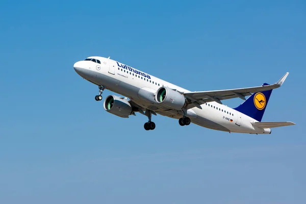 Boryspil Ukraine August 2020 Airplane Airbus A320 Lufthansa Airlines Landing — Foto de Stock